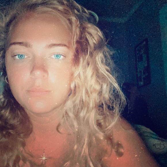 Meet your Posher, Haley - Picture 1 of 1